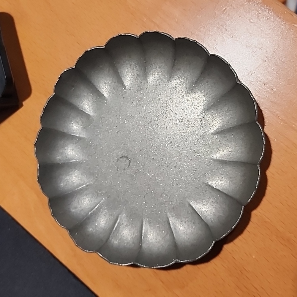 Vintage Williamsburg Stieff pewter dish